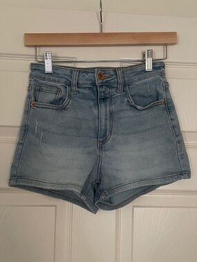 🩵 Altar'd State Light Blue High-Rise Denim Shorts 🩵